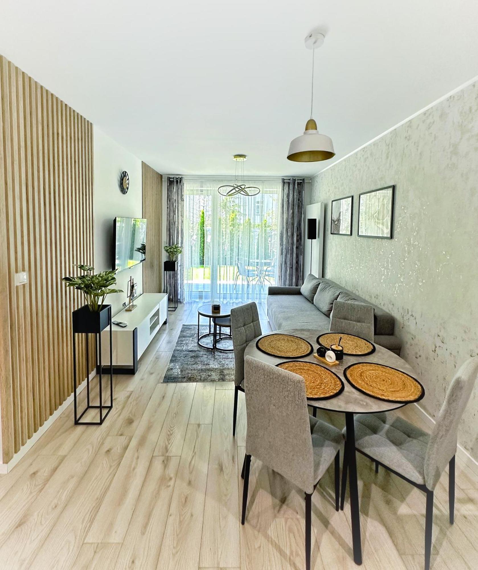 Apartament Whiteblue Kolobrzeg Z Duzym Ogrodkiem - 100 M Od Plazy! Whiteblue Kolberg Apartment Mit Grossem Garten - 100 M Vom Strand Entfernt! Whiteblue Kolobrzeg Apartman S Velkou Zahradou - 100 M Od Plaze! מראה חיצוני תמונה