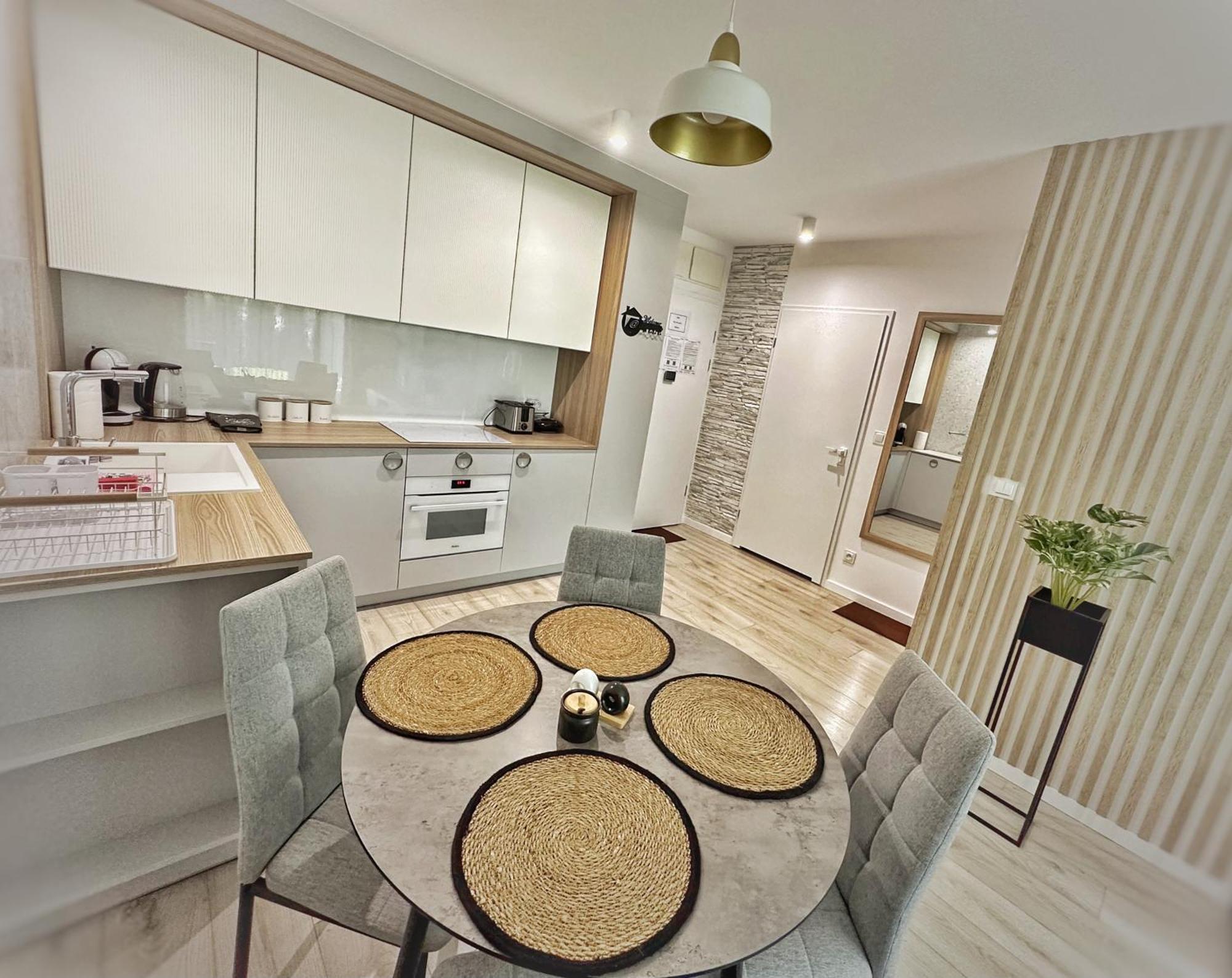 Apartament Whiteblue Kolobrzeg Z Duzym Ogrodkiem - 100 M Od Plazy! Whiteblue Kolberg Apartment Mit Grossem Garten - 100 M Vom Strand Entfernt! Whiteblue Kolobrzeg Apartman S Velkou Zahradou - 100 M Od Plaze! מראה חיצוני תמונה